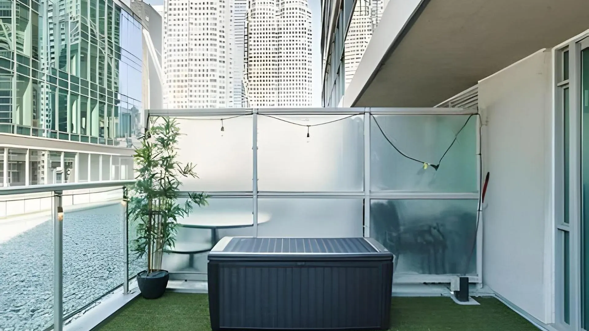 Lanterra Downtown Apartment Toronto