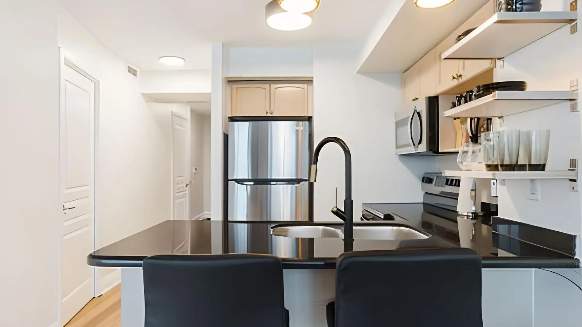 Lanterra Downtown Apartment Toronto Canada
