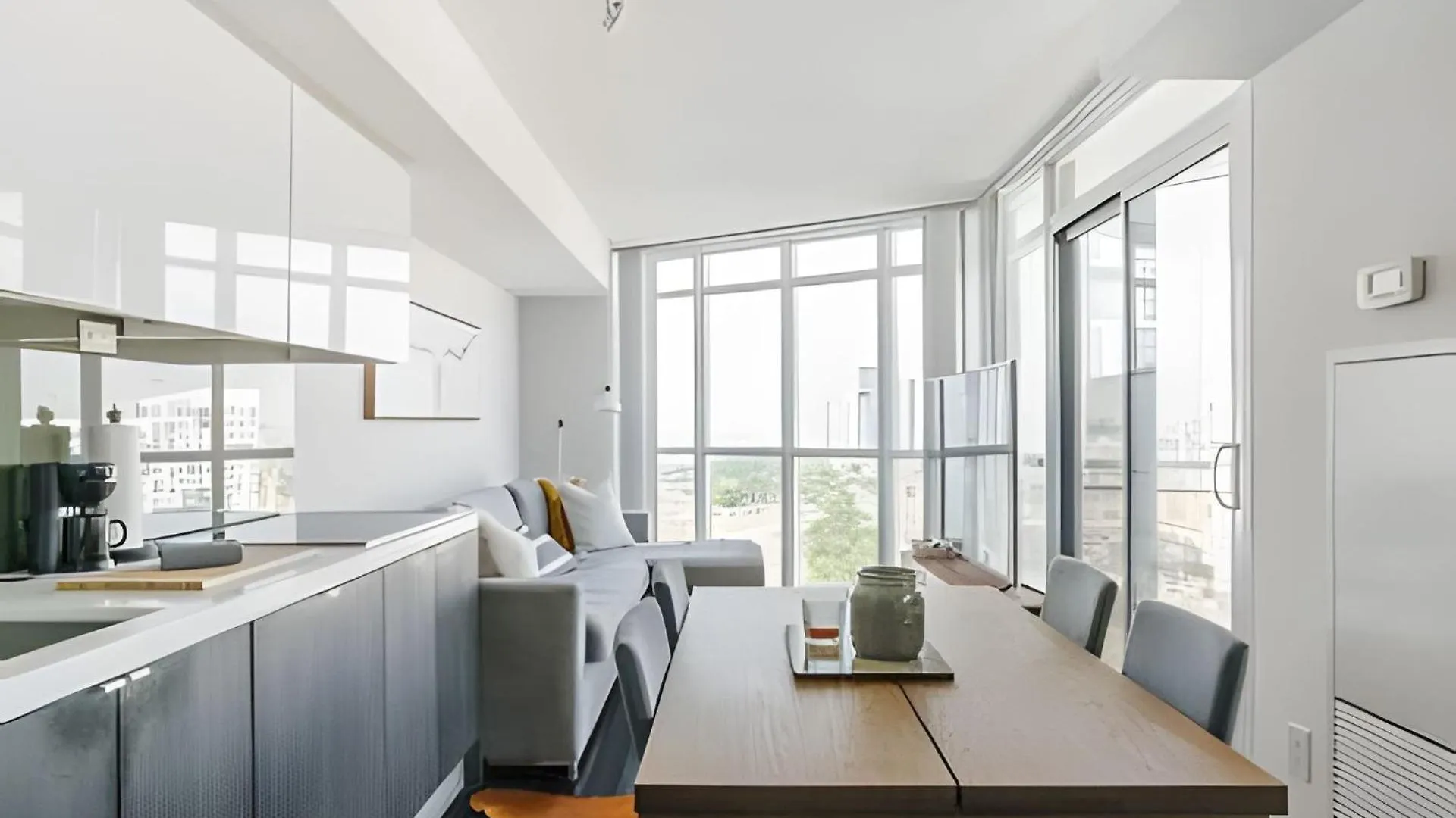 Lanterra Downtown Apartment Toronto 0*,  Canada