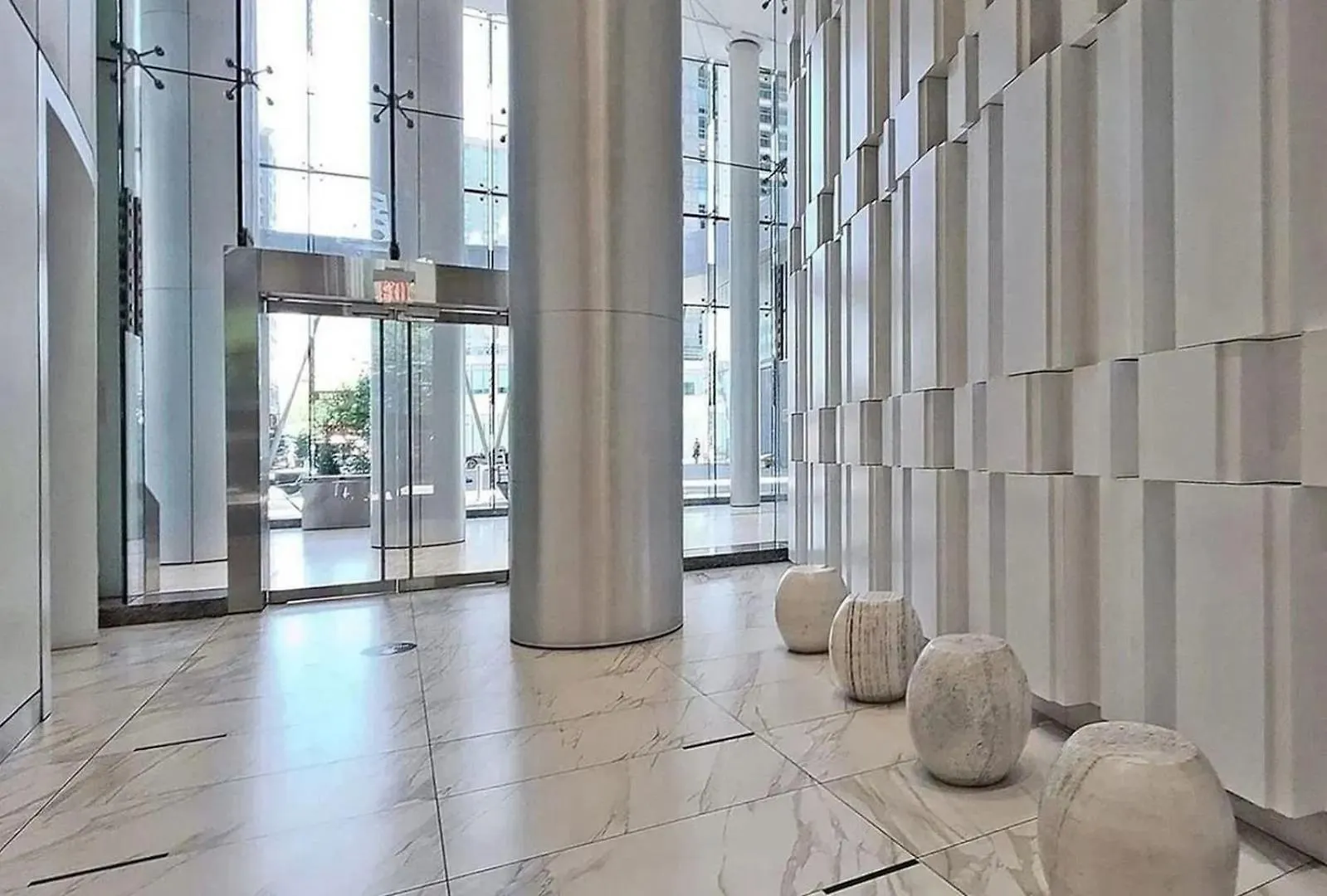 Lanterra Downtown Apartment Toronto