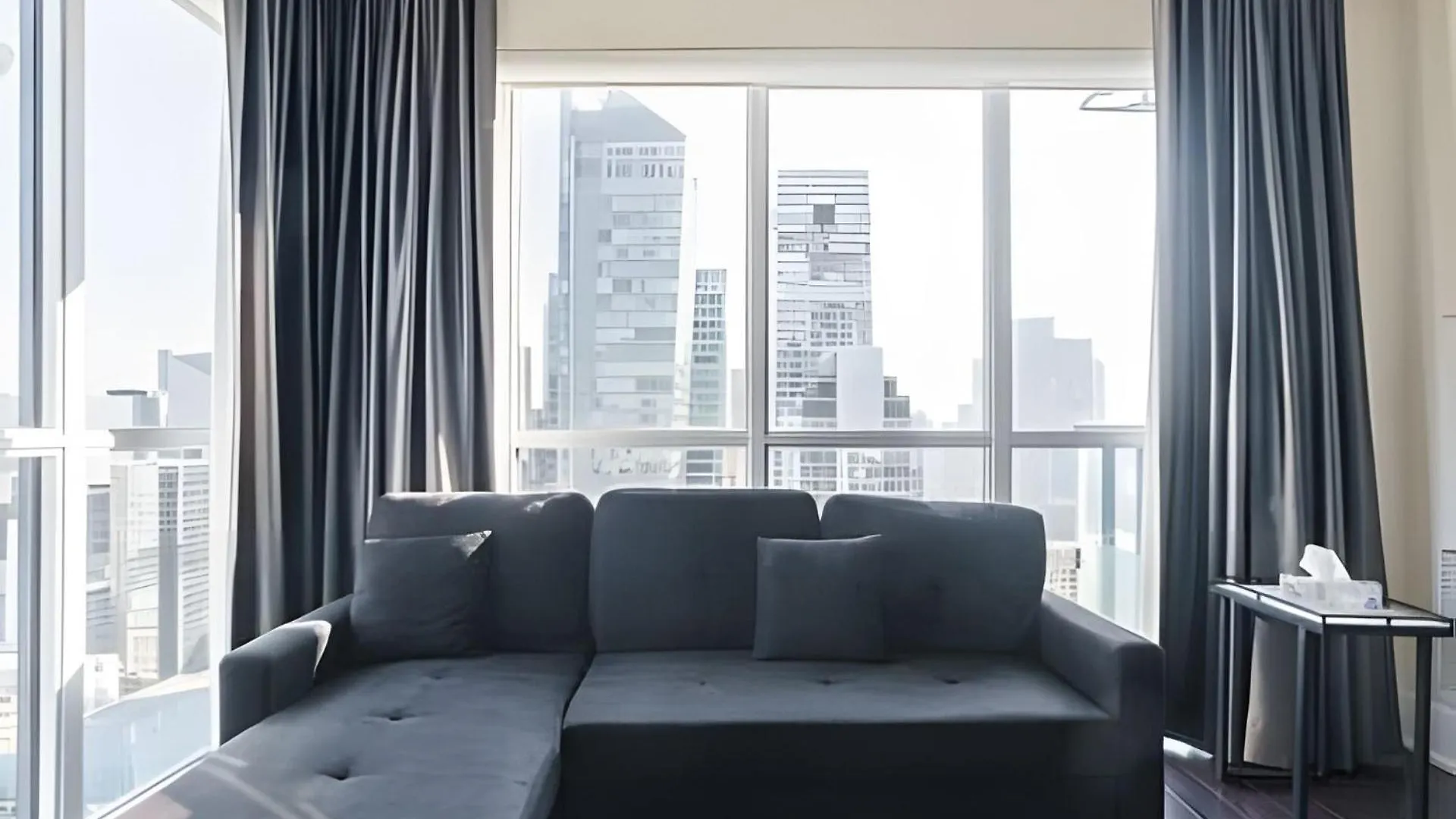 Lanterra Downtown Apartment Toronto